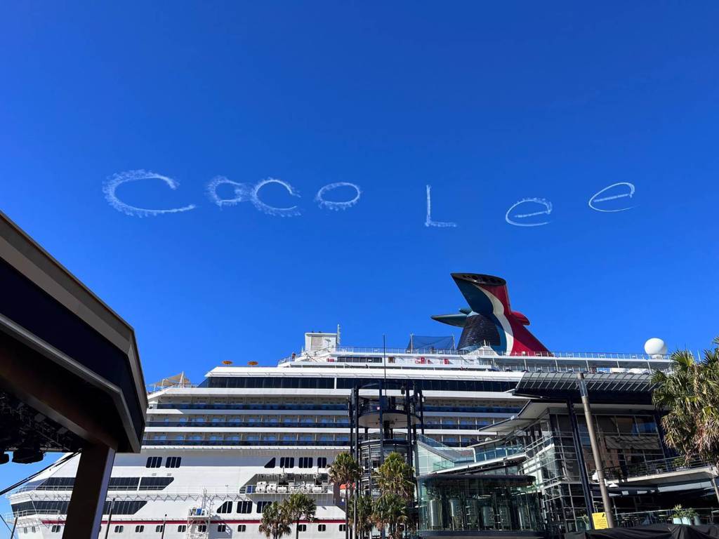 李玟告别式|雪梨粉丝悲送别 天空现“CoCo Lee❤”奇景
