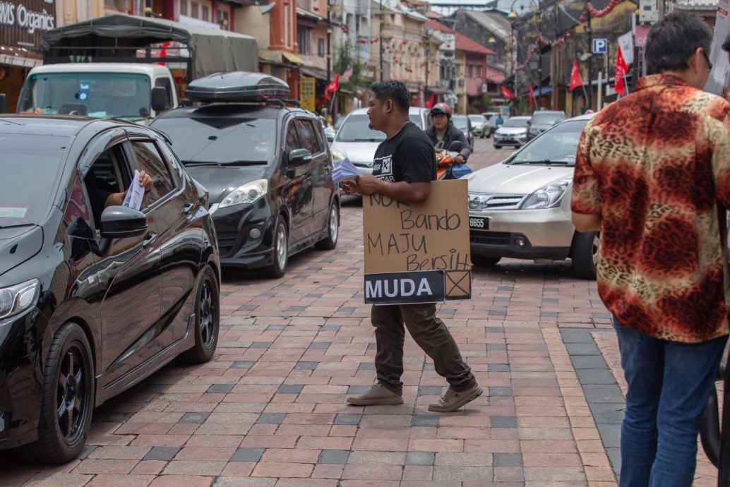 独家|MUDA万达助选团仅20年轻人 资助不足 骑脚踏车拜票