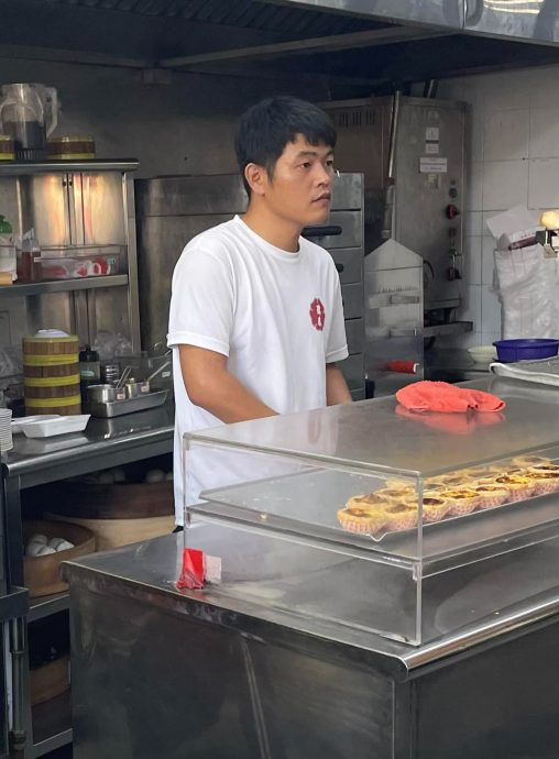 经济不景转行? “周杰伦”餐室卖点心