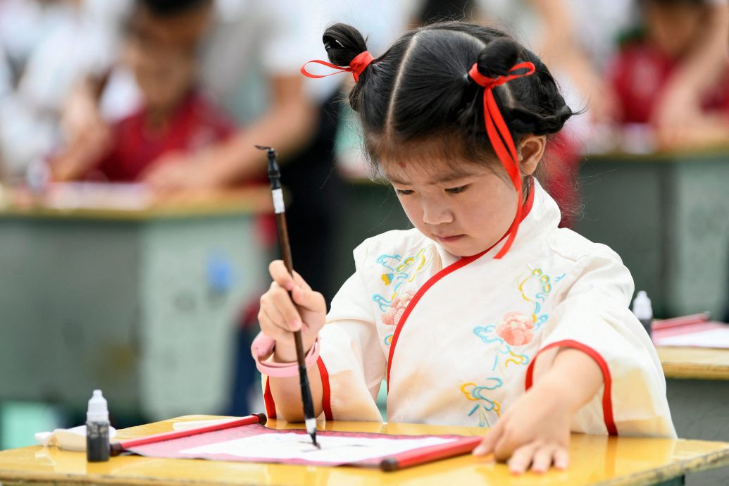 中国拟禁幼稚园教授小学课程 有家长忧孩子跟不上