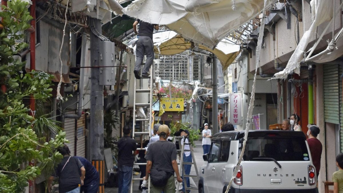 台风卡努转弯后一路向北 横越日本九州后直扑韩国