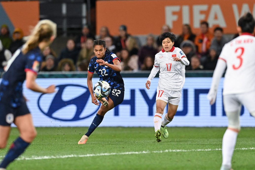 女足世界杯 中女1比6惨败出局 英格兰丹麦携手出线