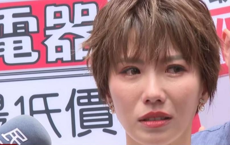 控黑人性骚首露面 大牙无助暴哭:我会加油