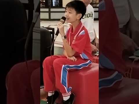 泰北小男孩街头演唱爆红 网赞:小邓丽君