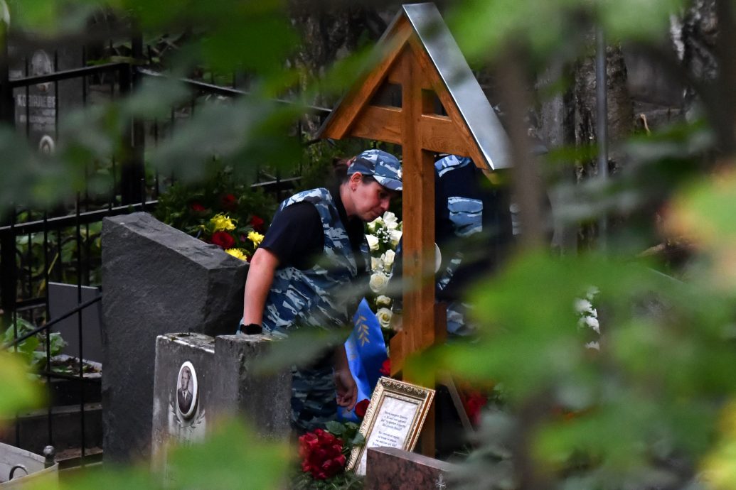 看世界)普里戈任低调下葬 俄罗斯拒按国际规则调查坠机事件