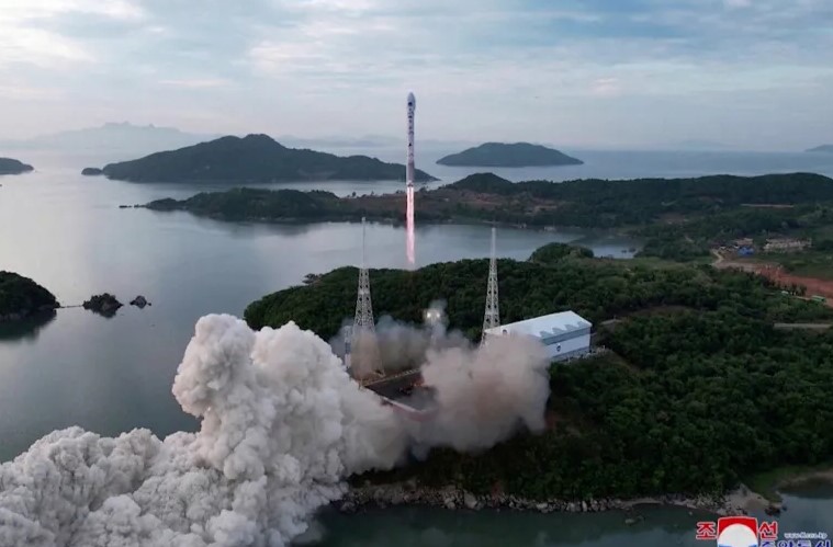 韩国情报院:朝鲜或针对美韩日峰会发射洲际弹道导弹