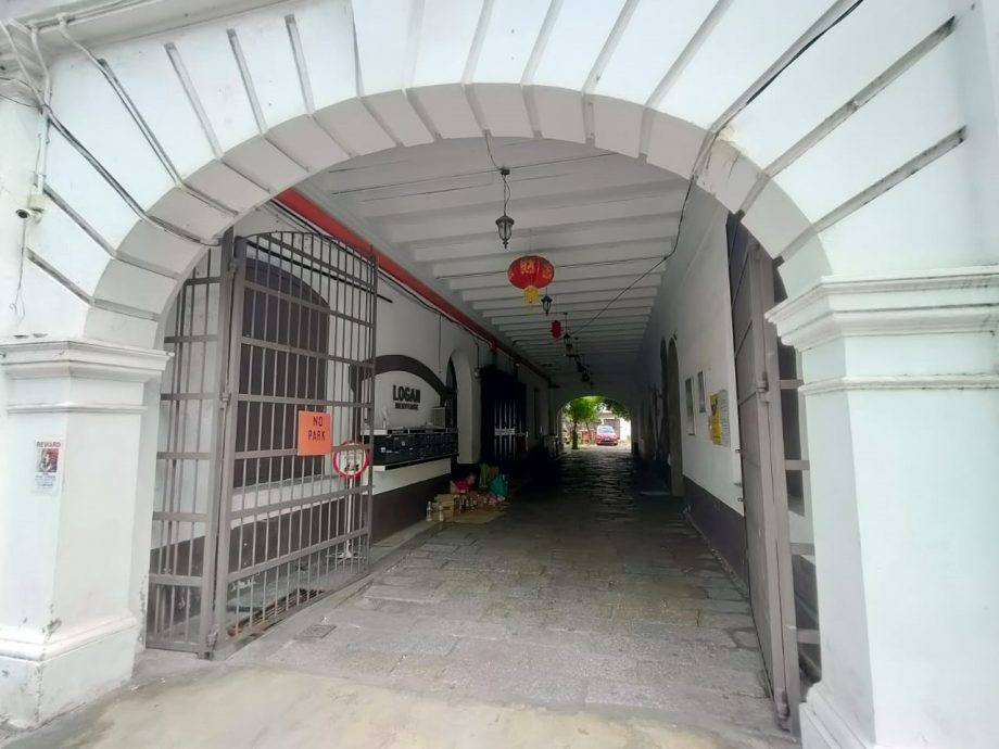 (大北马)老妇流浪街头数年 拒绝入住老人院