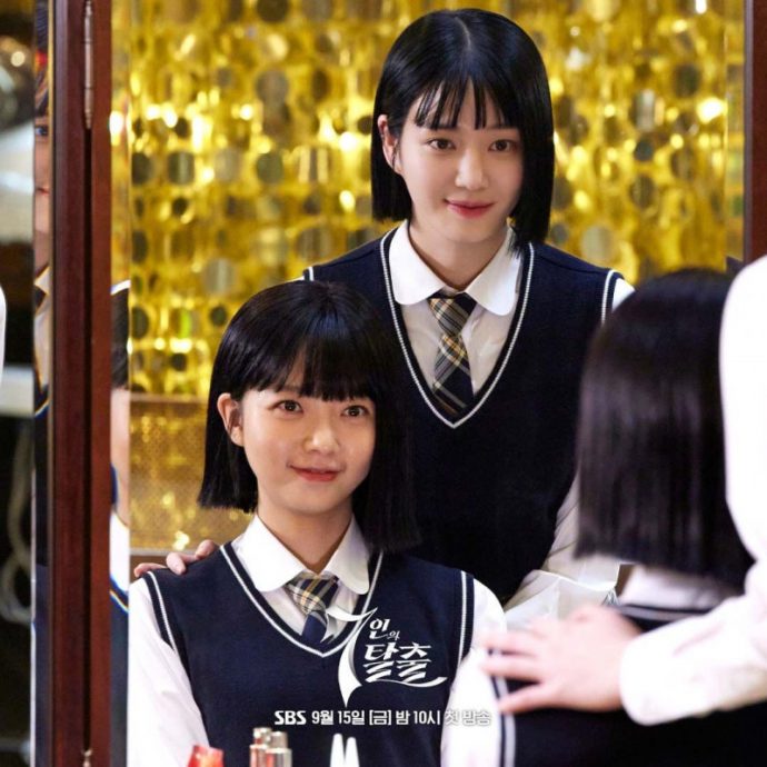 《7人的逃脱》超毁三观 李侑菲校内产子挨轰