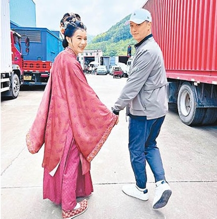 胡杏儿老公扬言娶妾侍 网民竟被闪瞎