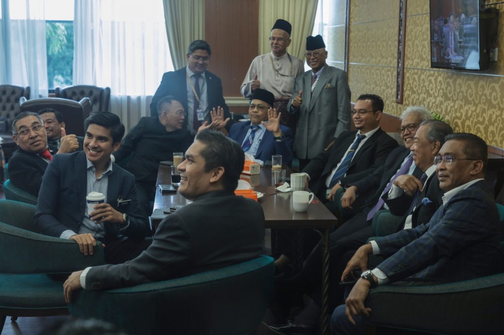 赛沙迪与国盟议员喝茶自拍 MUDA领袖怒骂:令人反感!