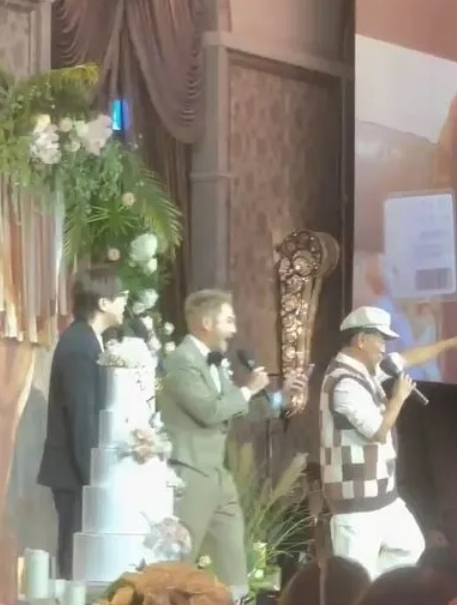 儿当花童坐阿拉丁魔毯入场 KID婚礼上哭红眼