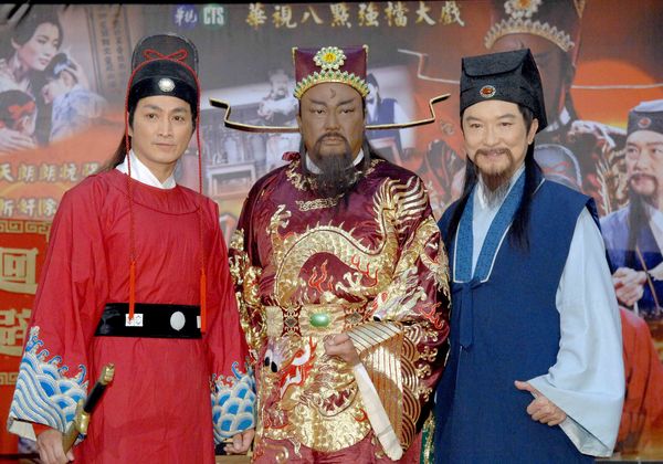 坐拥上亿身价!最帅展昭曾“医院搬尸”