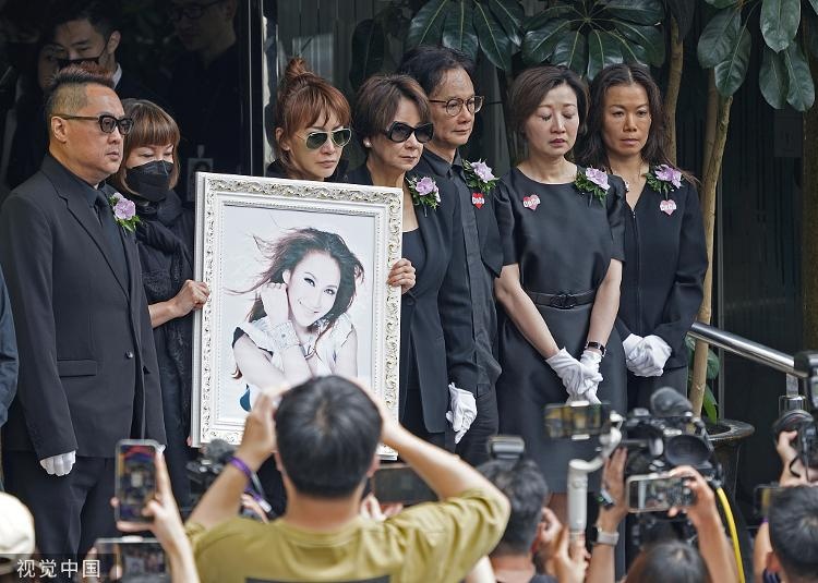 墓园设纪念展览 李玟明武汉下葬
