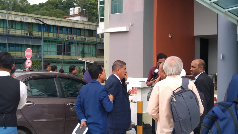 视频|农长原订开媒体汇报会 LPP 大楼失火 部长官员纷撤离