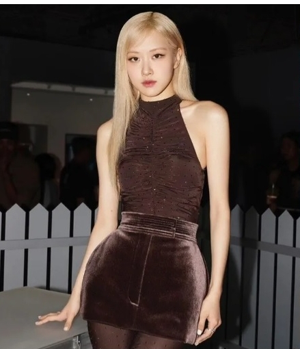 面谈美国唱片高层被拍 Rosé传当贝文丝师妹