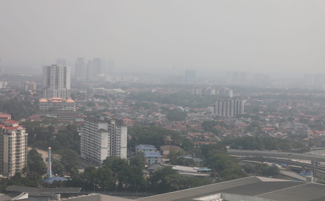 (未签发)国:新闻:柔3地空污指数破百点 峇株巴辖最高达158