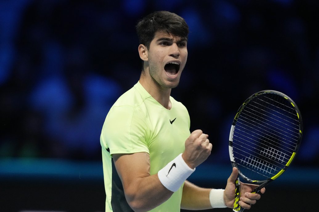 ATP年终总决赛|阿尔卡拉斯夺首胜 梅德维德夫率先晋4强
