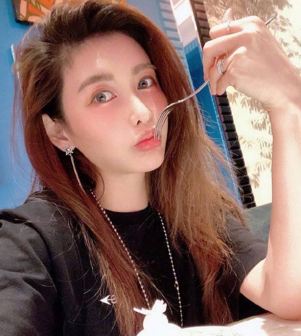 恺乐惊爆秘婚又离婚 谋复出演艺圈
