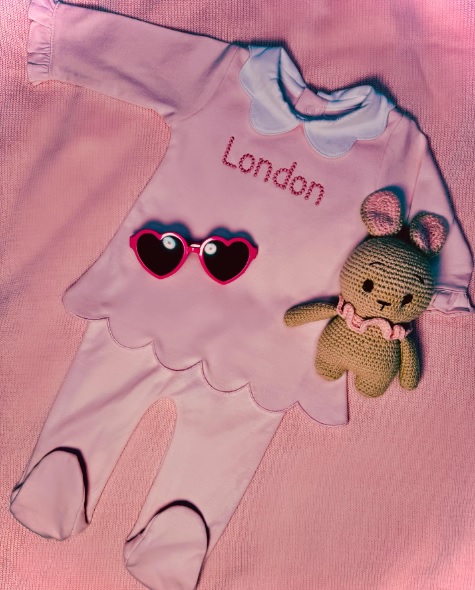 芭莉丝希尔顿宣布迎来二胎 女儿取名“London”?