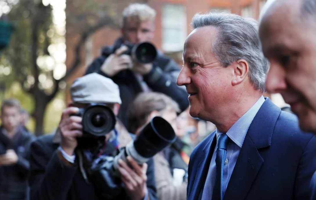 英相改组内阁 前首相卡梅伦出任外交部长