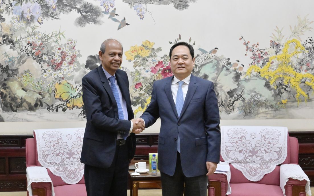 马中友协会长访问中国友协