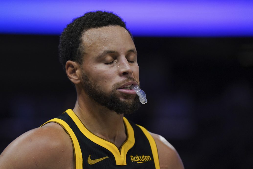 NBA|勇士近14年首遭骑士双杀 柯里22000分纪录夜不完美