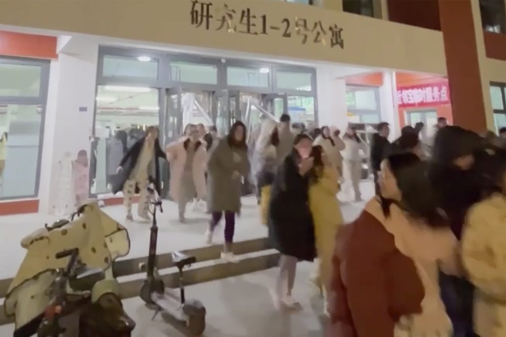 天下事主文) 未来几天仍有强余震 救难遇低温 黄金救援不到72小时