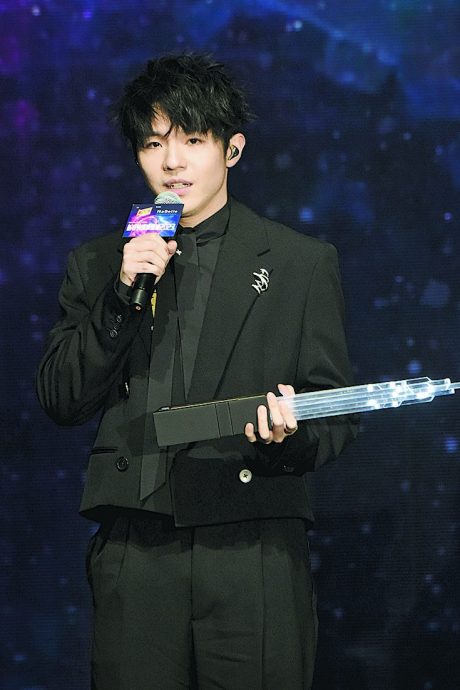新城劲爆︱李幸倪炎明熹泳儿封后 74岁尹光夺歌王