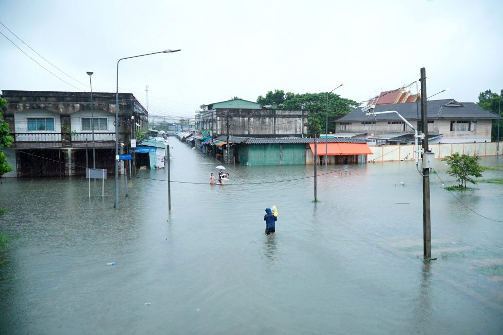 泰南水灾约5万人受灾 公路铁路关闭
