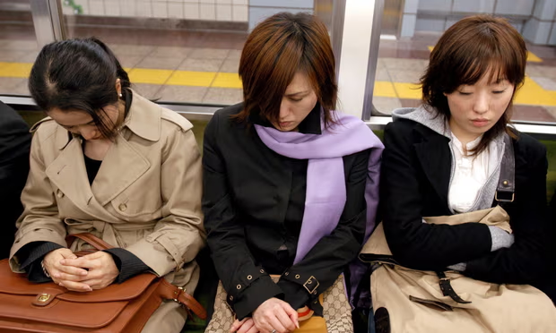 看世界)东京首次大规模色情狂受害者调查 45%女性曾受骚扰