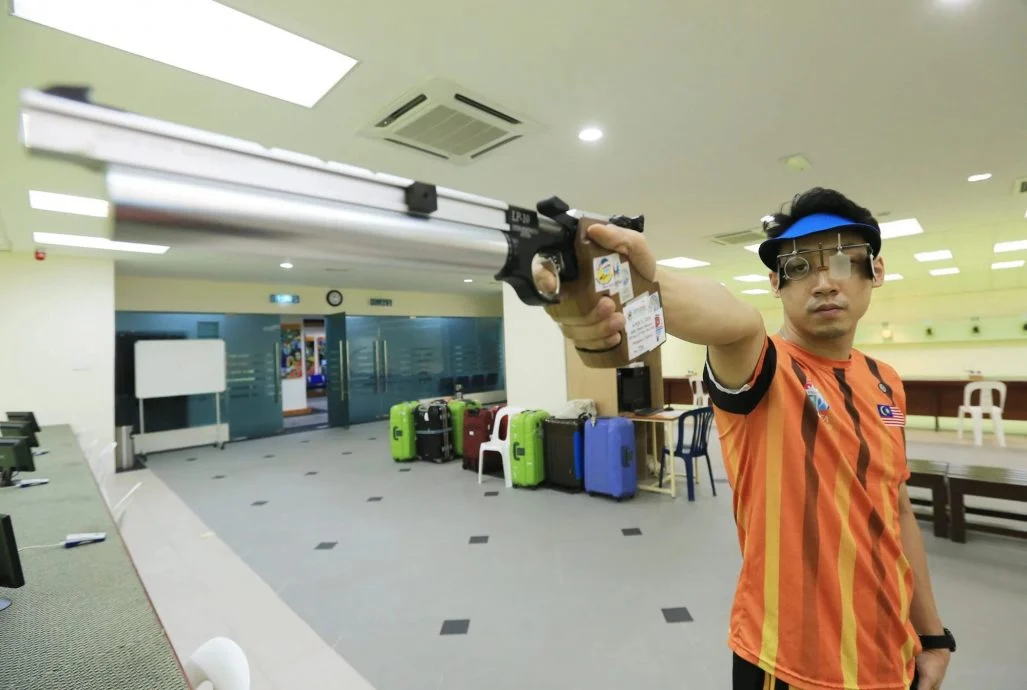 黄冠捷ezgif-5-e77dcddd05