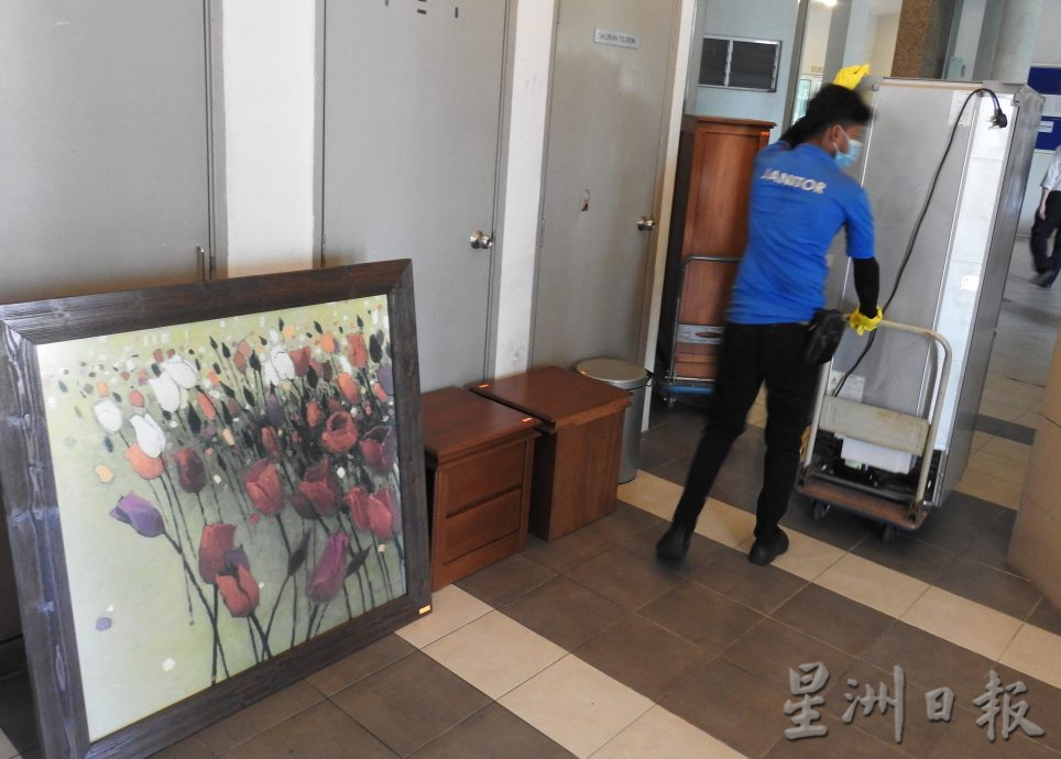 (大北马)The Spring公寓管理层与律师等破门入屋扣留拖欠维修费屋者可移动资产