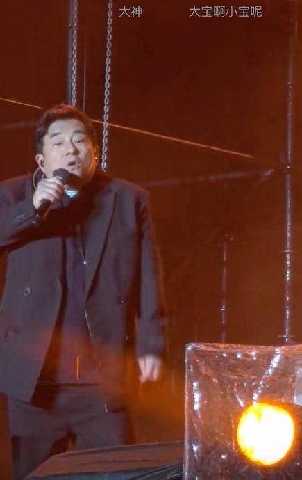 60岁男歌手肥肿难分 惊变王晶老爸王天林