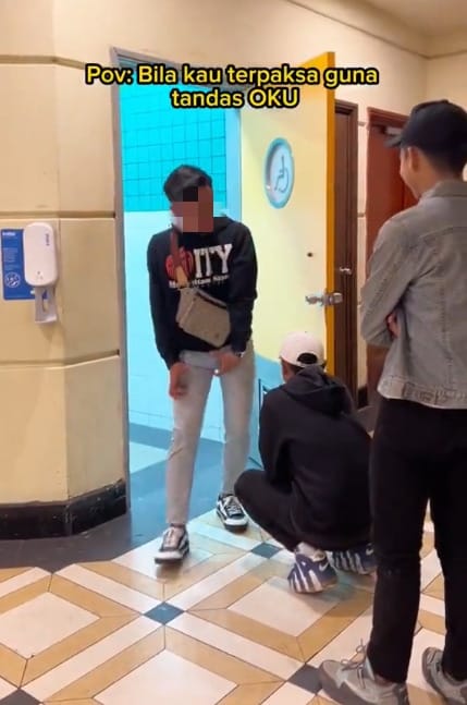 为用无障碍厕所歪嘴跛脚走路 真OKU留言:这么想当残疾者?