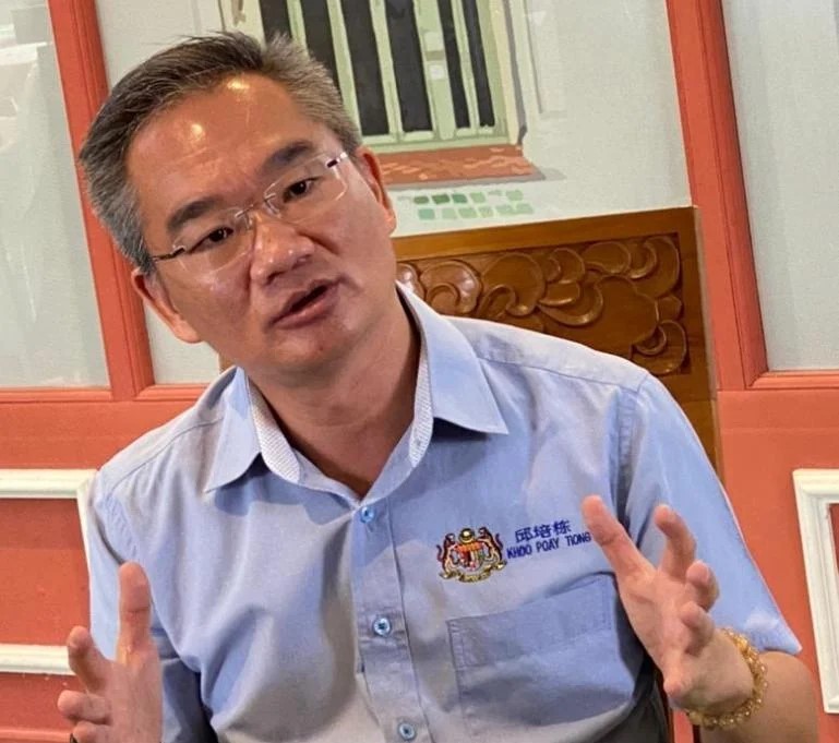 免政府倒台政府议员被关在赛城?希盟议员打脸国盟:我在家!