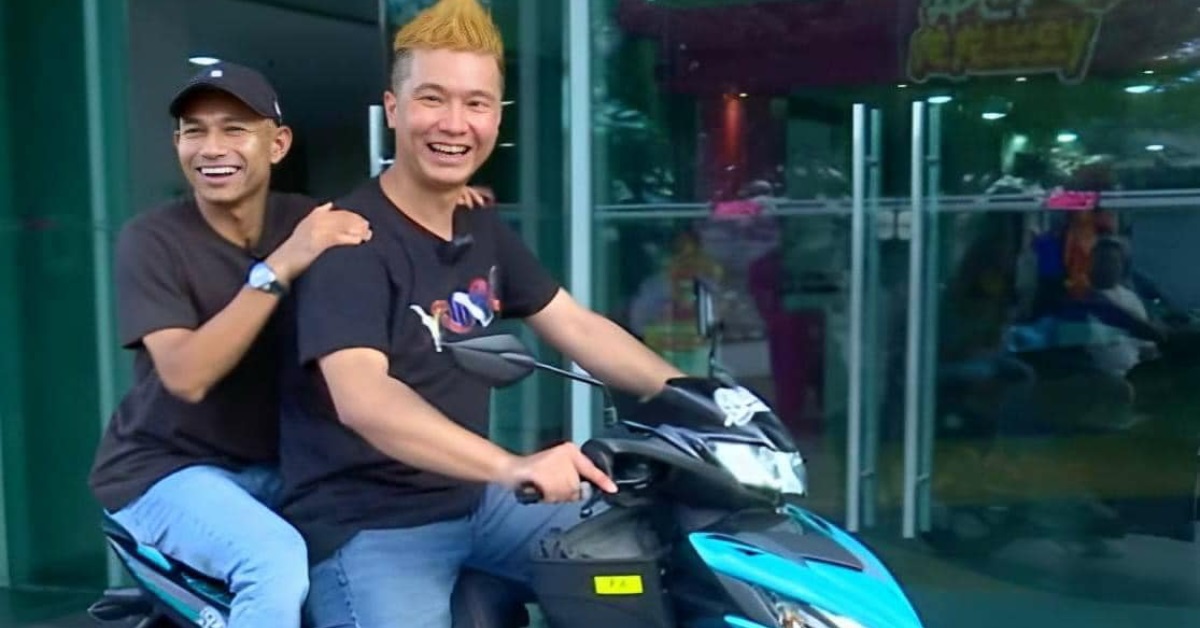 国足边锋说到做到!金发哥获赠第二辆摩托
