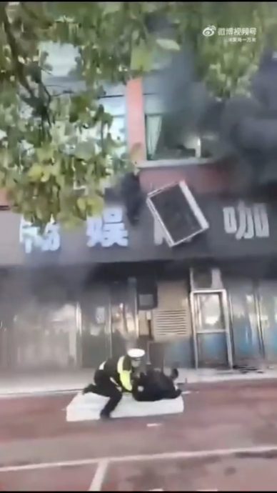 江西火灾39死“多为补习班学生” 逃生影片曝光 多人爬窗跳床垫