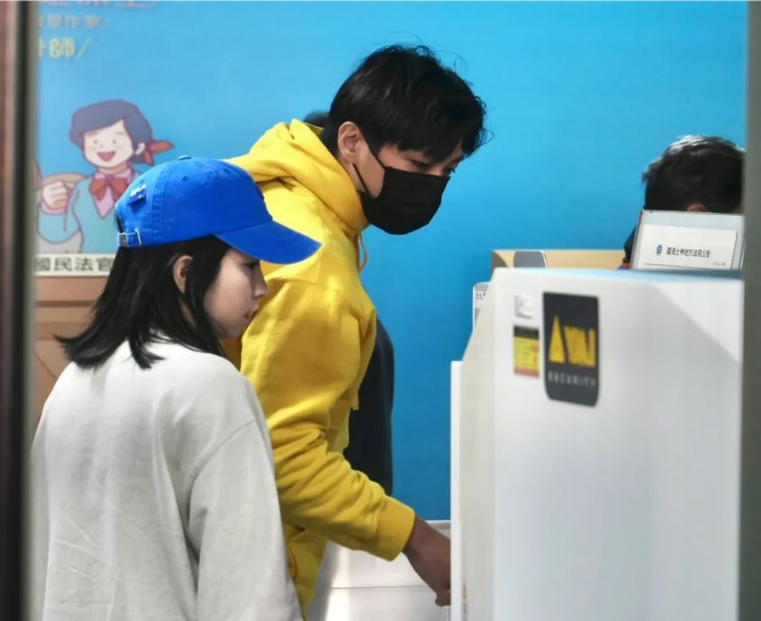 炎亚纶二次出庭 和解条件谈不拢
