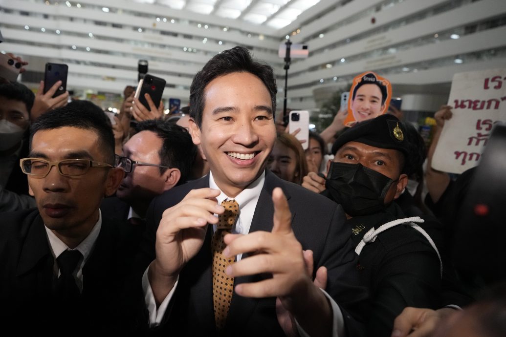皮塔重返国会并放言“如果离开,也是去首相府”
