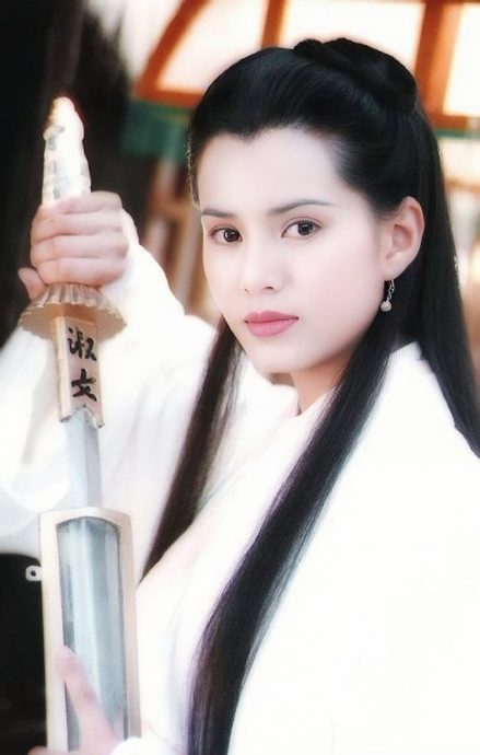 脸颊凸起被疑过医美 李若彤曝罹怪病没得医