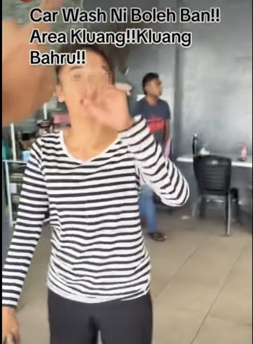 视频|洗车中心弄不见原装地毯 车主暴怒:赔不知所谓的车毯