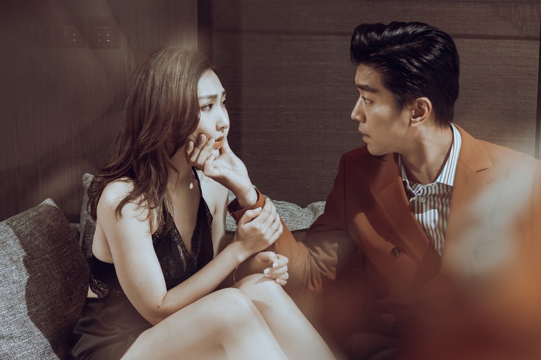 婚后事|黎诺懿真空全裸泡浴 太大胆全删光