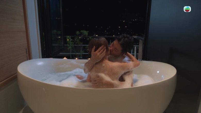 婚后事|黎诺懿真空全裸泡浴 太大胆全删光