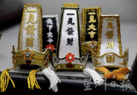 手作达人陈振耀/巧手捏出超可爱仿真袖珍舞龙舞狮