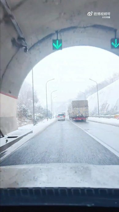 拚盘)秦岭「时光隧道」 从绿地穿越冰雪世界