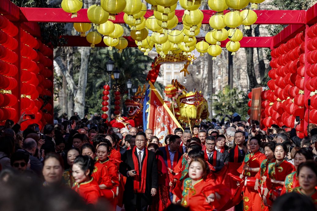 最长春节假期收官:中外游客“双向奔赴”,出境游创4年峰值