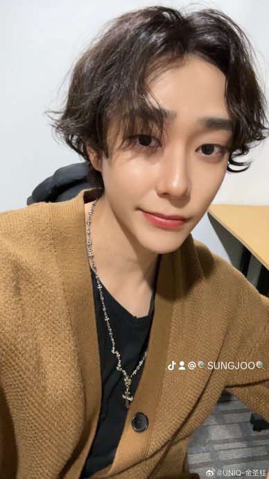 李汶翰问“儿子没睡?” 金圣柱直播意外爆隐婚生子