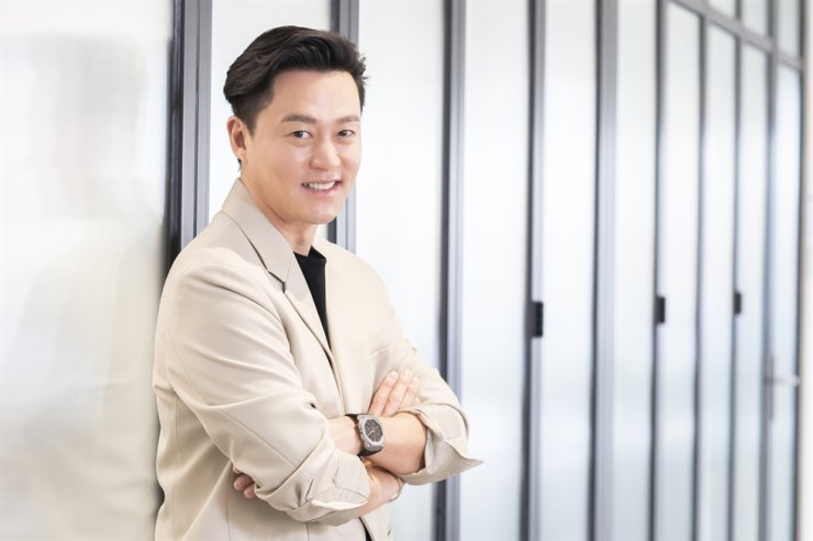 李瑞镇遭前女友爆潜水分手 拍私密照还疑似染病