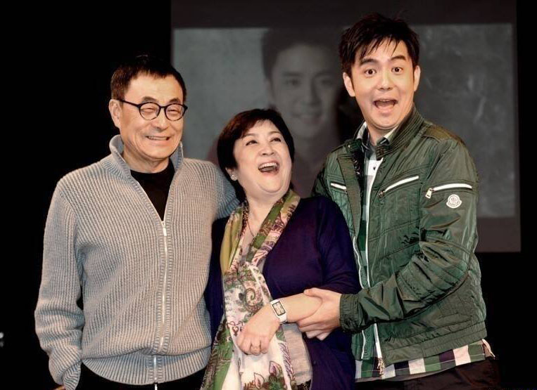 甄珍儿开战“敌人” 怒轰:让你家破人亡