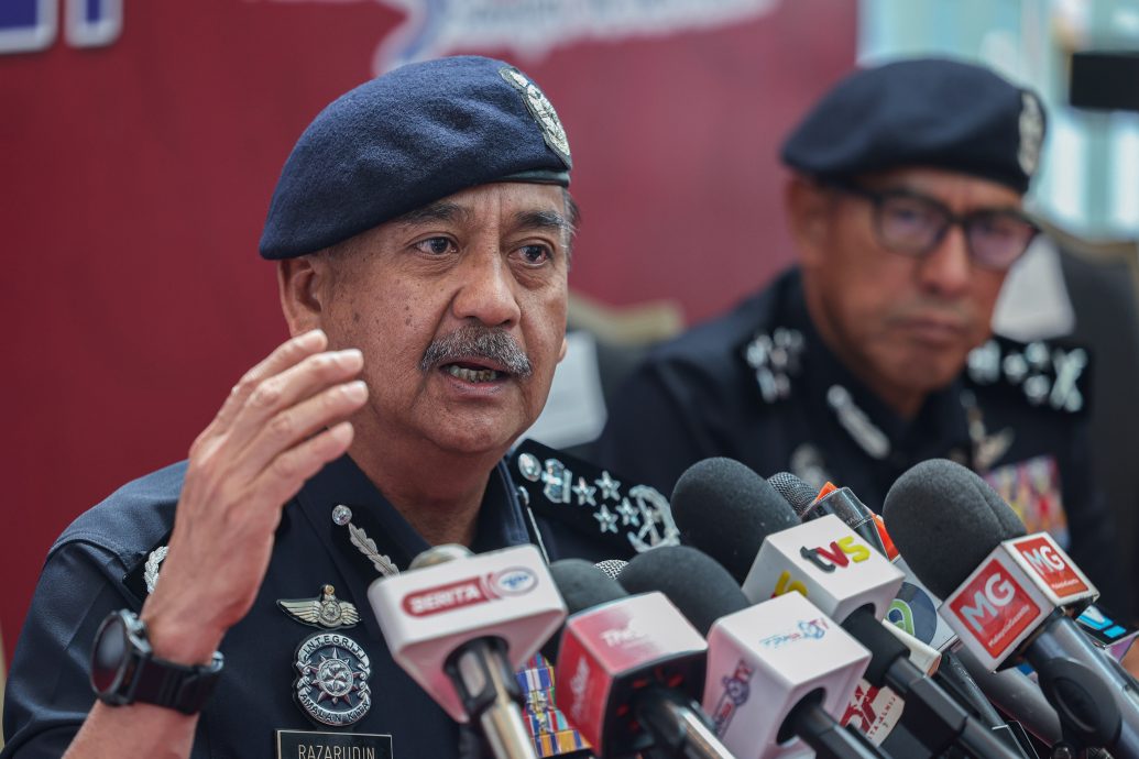 警员被搜出拥6289令吉红包 总警长:出勤收红包有罪!